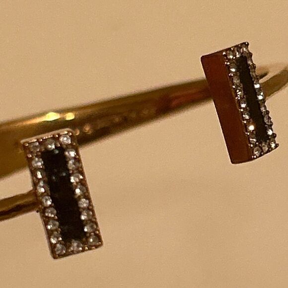 Kate Spade Gold Tone Rhinestone End Hinge Style Bangle Bracelet Classy Stackable - Picture 2 of 7